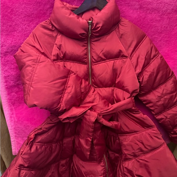 Chic Red Puffer Jacket - Picture 2 of 6